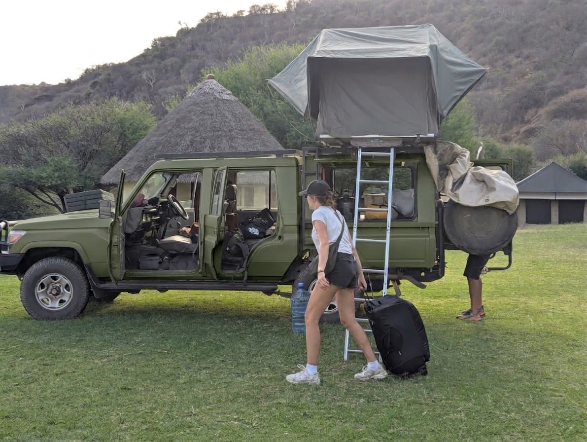 Camping safari in Tanzania with a 4x4 safari vehicle